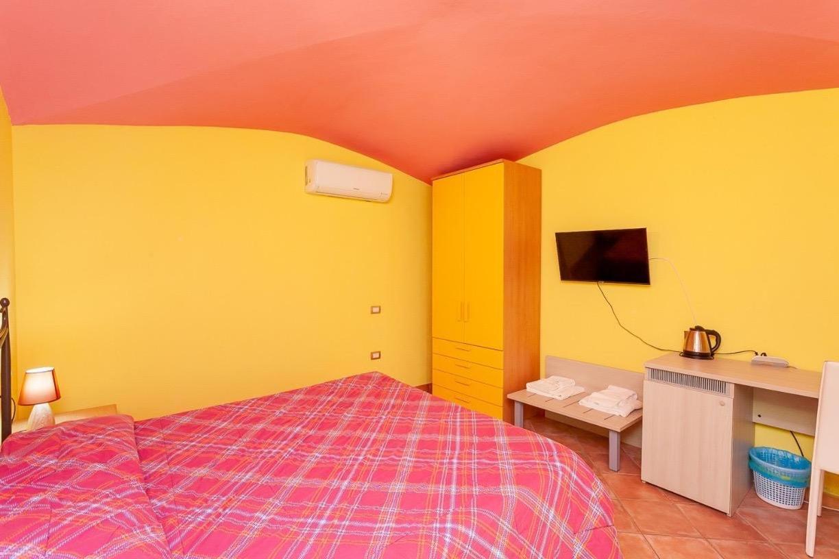 B&B Pettirosso Garden San Teodoro  Ngoại thất bức ảnh